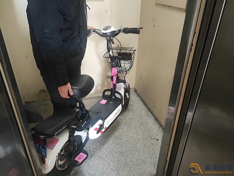 電瓶車入電梯隱患大，語音告警守安全